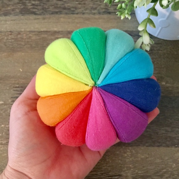 Lovevery Other - Lovevery Montessori rainbow ball